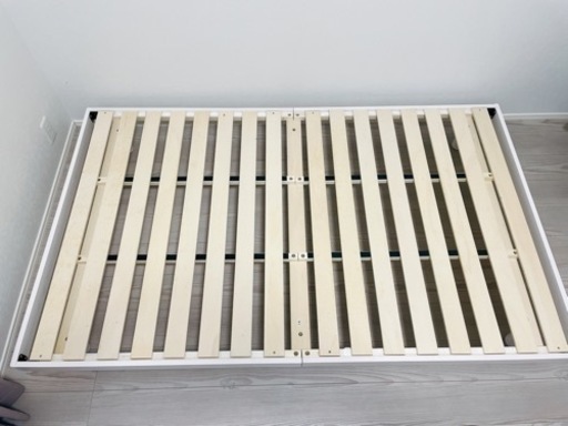 【お取引決まりました】ベッドフレーム（セミダブル：120x200cm）