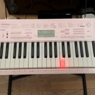 決まりました！(なつ様限定)カシオ 電子キーボード 61標準鍵 光ナビゲーションキーボード LK-115 ピンクの画像