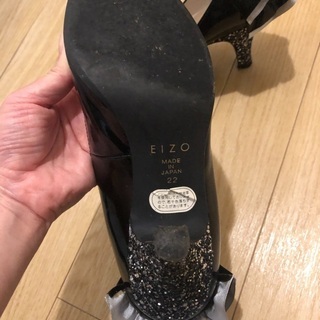 ヒールが可愛い⭐︎EIZO⭐︎エナメルパンプス　22センチの画像