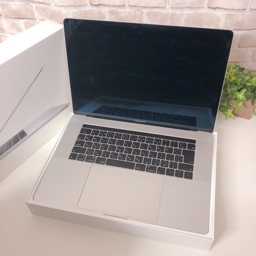 【大幅値下げ中】Macbook Pro 15インチ (シルバー)