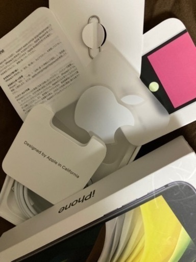 iPhoneSE第２世代２seriesブラック新品同様美品⭐︎iPhoneSE第二世代・付属品初期セット出品✩.*˚期間限定お買い
