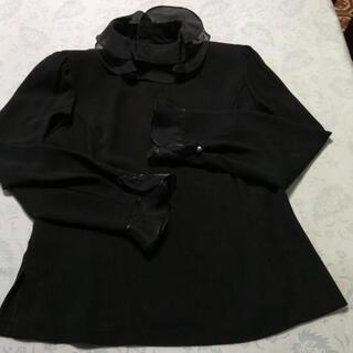 黒　ブラウス