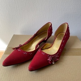 新品　パンプス