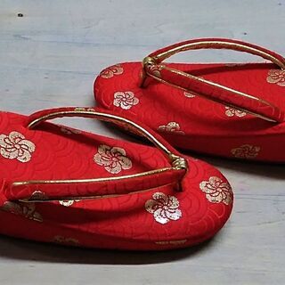 【中古】七五三　女児向け小物（草履、かこ巾着セット）の画像