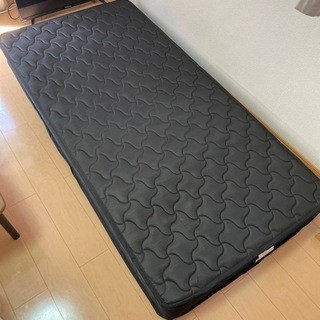 マットレス貰ってください
