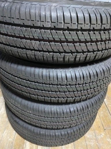 ほぼ新品！2021年製造　BS DUELER H/T 195/80R15 15インチ　夏タイヤ　ジムニーシエラ　ハイエース　エスクード