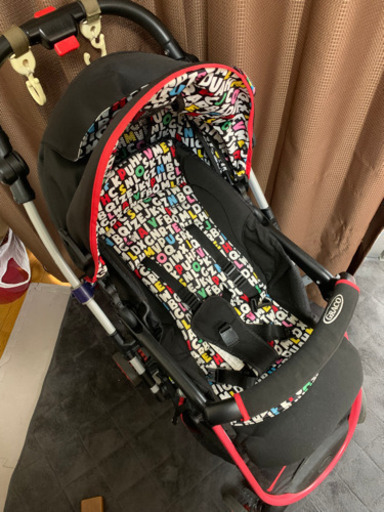 GRACO  ベビーカー　アルファベット