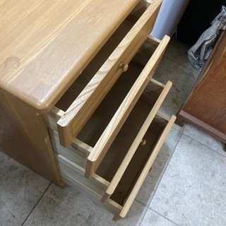 【10/21確約済み】【0円‼️取手が1つないからあげる💦】タンス チェスト 棚 引き出し 4段の画像