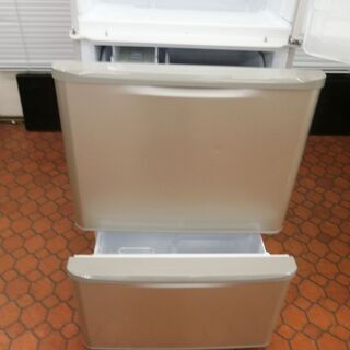 ID 985076　シャープ３ドア350L　２０１５年製　SJ-WA35A-N　すり傷あり ID 985076 シャープ3ドア350L 2015年製 SJ-WA35A-N すり傷あり