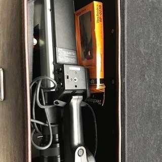 昔のビデオカメラ。National VZ-C90。動作未確認。の画像