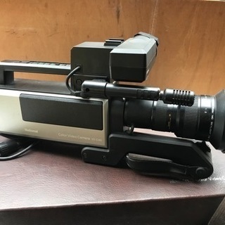 昔のビデオカメラ。National VZ-C90。動作未確認。の画像