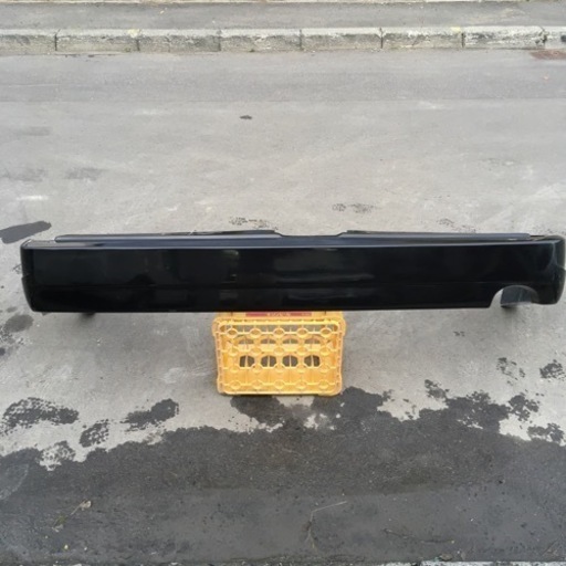 ハイエース200系ワイドミドル社外リアーバンパ–