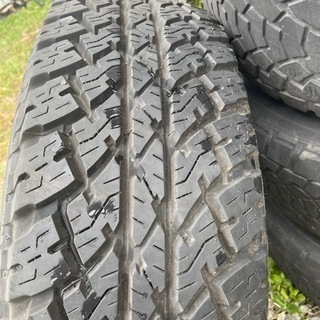 16インチ　タイヤ・アルミホイール　一本の画像