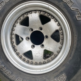 16インチ　タイヤ・アルミホイール　一本の画像