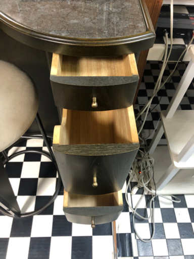 【リサイクルサービス八光　田上店　配達・設置OK】ダークブラウン　1口コンセント付ドレッサー