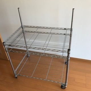「無料」キャスター付きスチールラックの画像