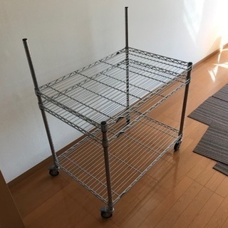 「無料」キャスター付きスチールラックの画像