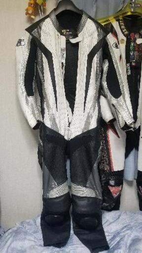 バイクの革つなぎ、ブーツ