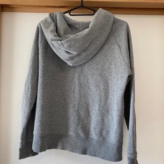 【差し上げます】GAPパーカーの画像