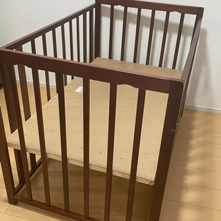 ベビーベッドの画像