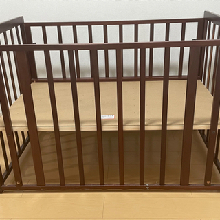 ベビーベッドの画像