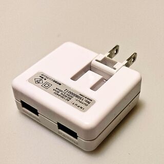 スマホ用USB充電コンセントアダプタ 3.1A ホワイト IAC...