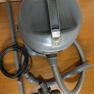 乾湿両用バキュームクリーナーの画像