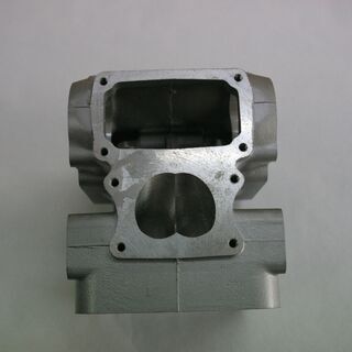 DUCATI　シリンダーヘッドの画像