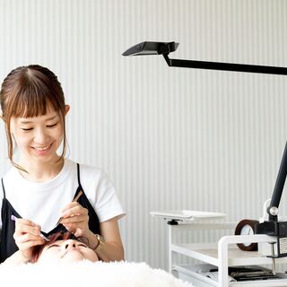 アイリスト募集♪【美容師免許必須】未経験OK！の画像