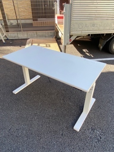 残り1台!!大特価!!激安オフィス家具!!LION 事務機 昇降テーブル BEF-T147