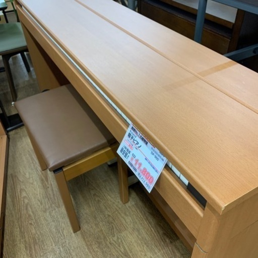 ローランド　電子ピアノ　DP-900　【店頭取引限定】【中古品】早い者勝ち！?足立区近郊配送可能！