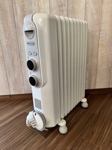 値下げ【超美品】デロンギ  アミカルド オイルヒーター RHJ35M1015-LG