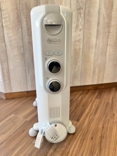 値下げ【超美品】デロンギ  アミカルド オイルヒーター RHJ35M1015-LG