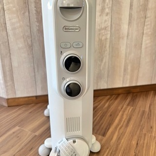 値下げ【超美品】デロンギ  アミカルド オイルヒーター RHJ35M1015-LG