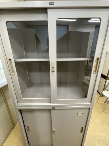 【美品中古】スチール製書庫【カギ付】