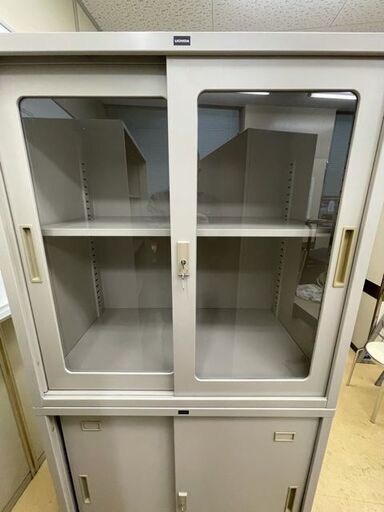 【美品中古】スチール製書庫【カギ付】