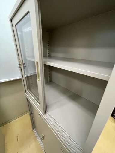 【美品中古】スチール製書庫【カギ付】