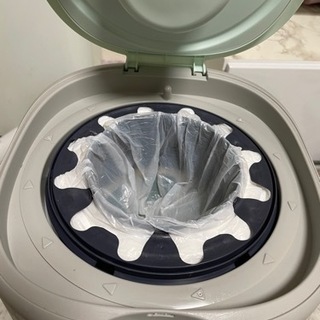 combi オムツ ゴミ箱の画像