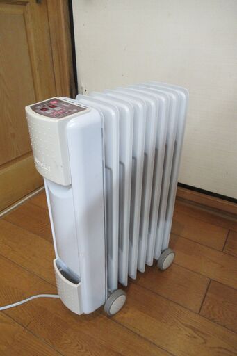 世田谷区近辺配送可能　正常作動品　日本製　ユーレックス オイルラジエーターヒーター FZシリーズ ホワイト　FZ8B2TCE　最大8畳まで対応のコンパクトタイプ。シニアの方にも安心の簡単操作モデル　電気暖房　オイルヒーター