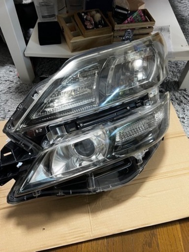 20ヴェルファイア 純正ヘッドライト