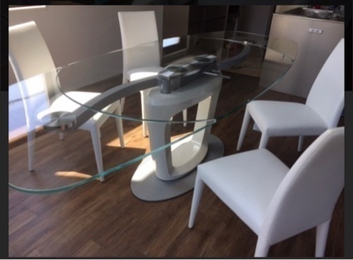 ダイニングテーブル　ガラス