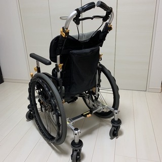 車イス　松永製作所　ネクストコア　くるり　車椅子　グレーの画像
