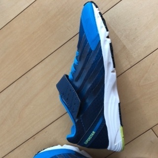 美品　20.５　スニーカーの画像