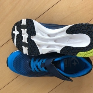 美品　20.５　スニーカーの画像