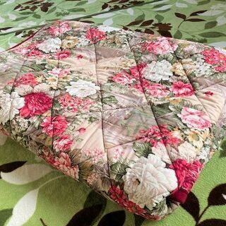 ★美品!!196×186㎝・欧州レトロ調が素敵なバラの花柄・キル...