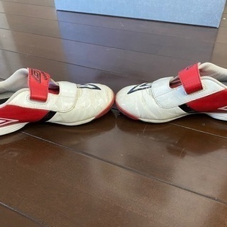 子供用フットサルシューズ(UMBLO) 20cmの画像
