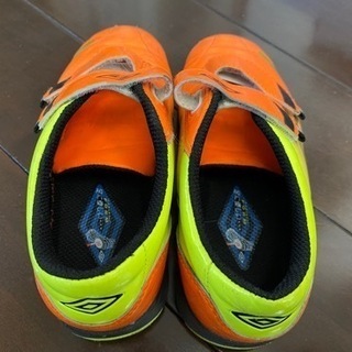子供用フットサルシューズ(UMBLO) 18cmの画像