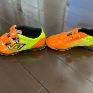 子供用フットサルシューズ(UMBLO) 18cmの画像