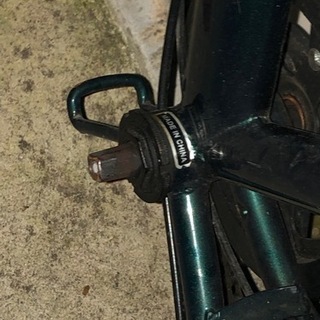 自転車のペダルのナットが外れました、良い知恵を