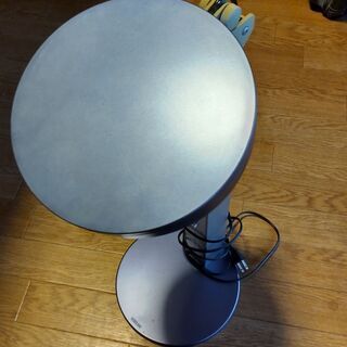 【中古】コイズミ KOIZUMI BTN-4142 【デスクスタンド ブルーメタリック】の画像